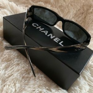 Luxottica Via Valcozzena 10 CHANEL Sunglasses
